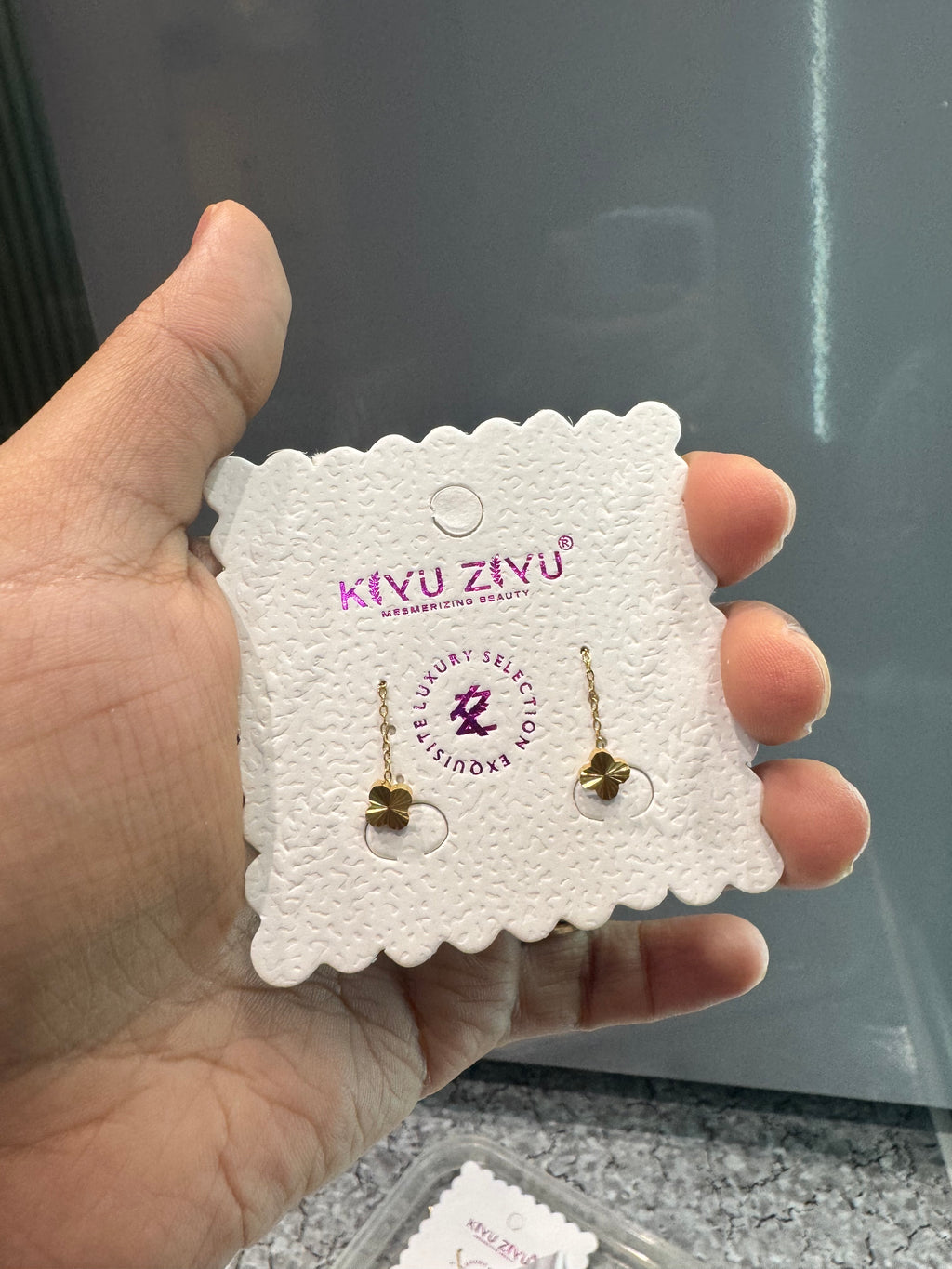 Sui Dhaga Clover Earring
