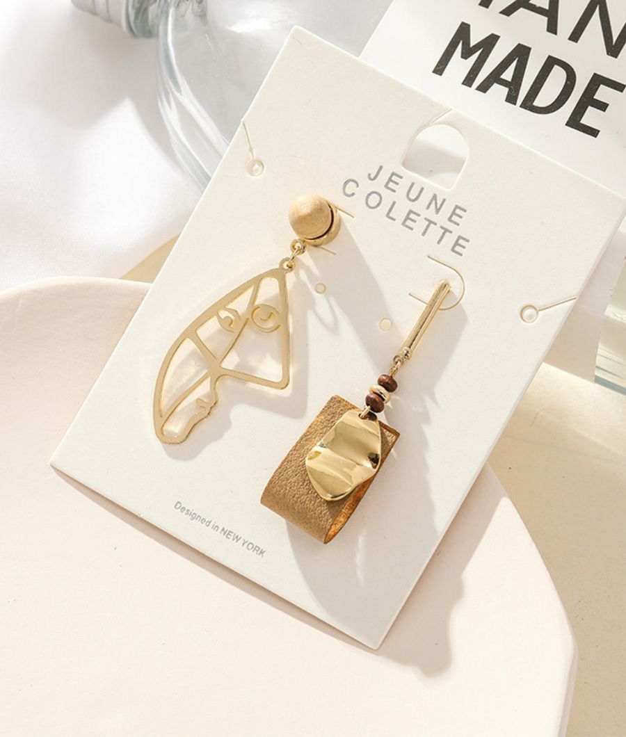 Asymmetric Abstract Dangler